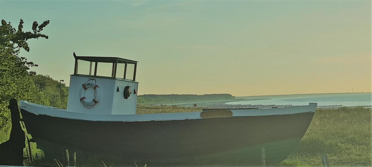 Ferienwohnung "Juliette" Zingst Esterno foto