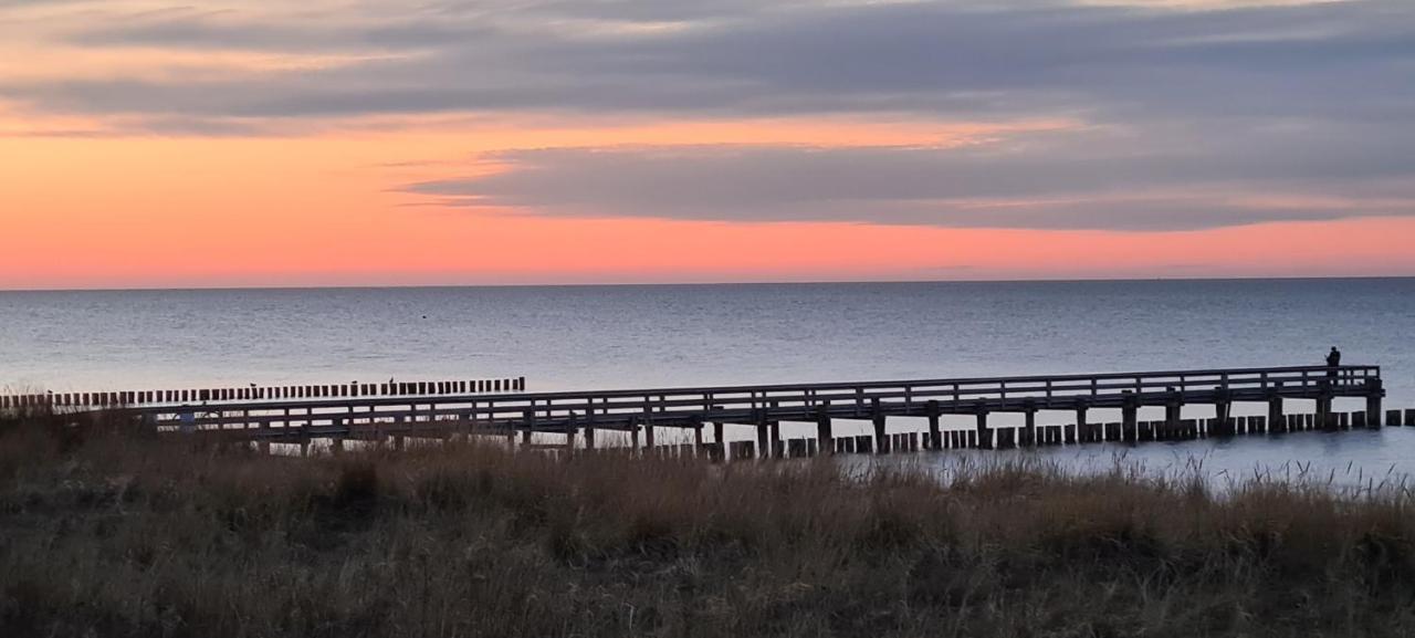 Ferienwohnung "Juliette" Zingst Esterno foto
