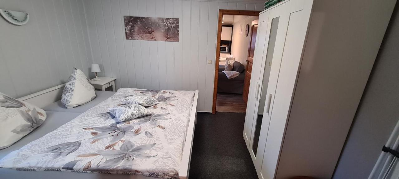 Ferienwohnung "Juliette" Zingst Esterno foto