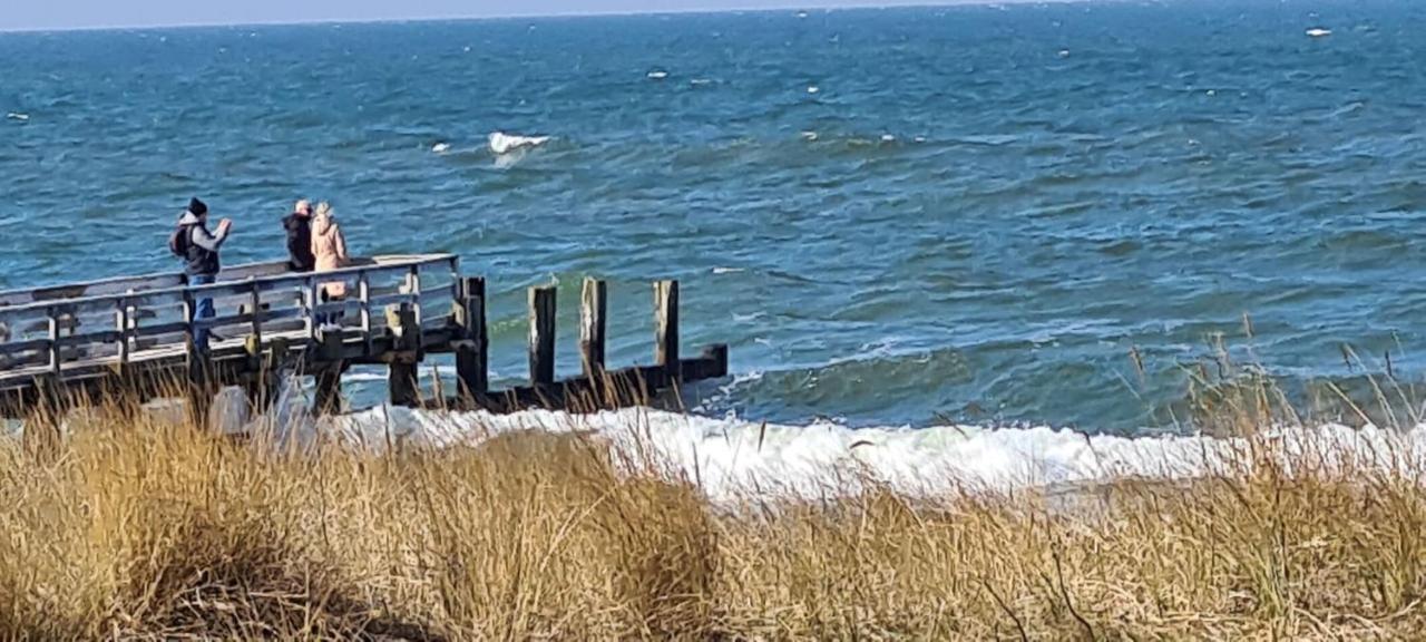 Ferienwohnung "Juliette" Zingst Esterno foto
